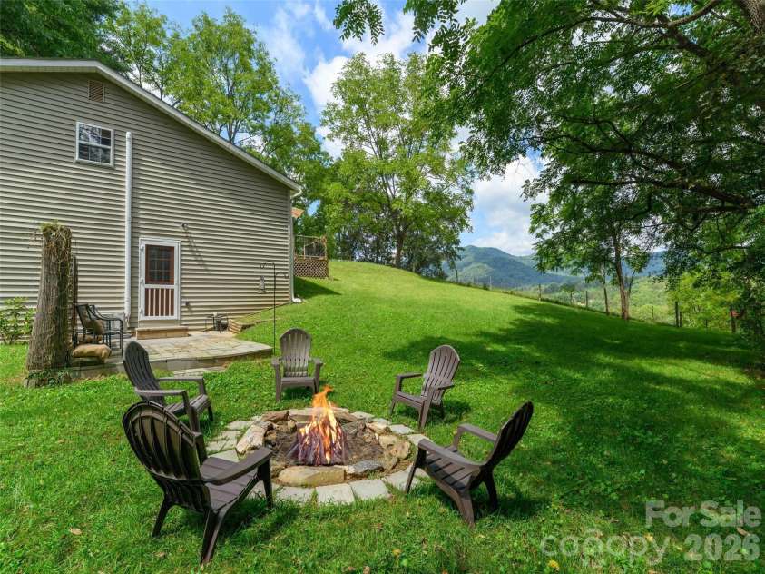 78 London Lane, Clyde, NC 28721.  MLS# CAR4423352, YatesRealty ID 49937. 