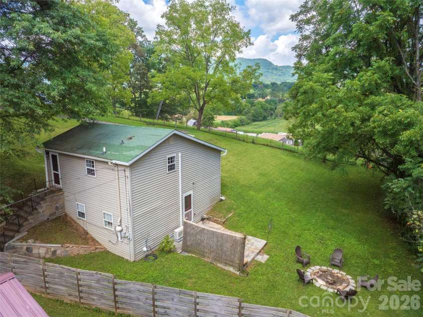 78 London Lane, Clyde, NC 28721.  MLS# CAR4423352, YatesRealty ID 49937. 