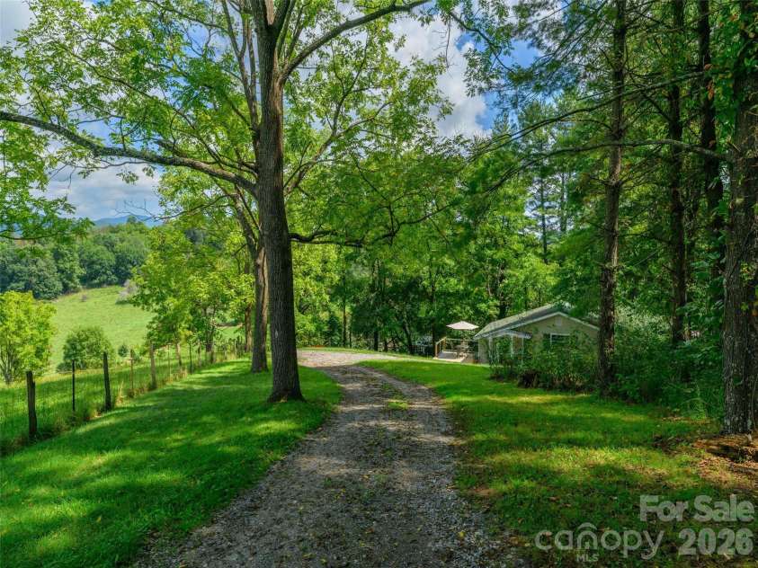 78 London Lane, Clyde, NC 28721.  MLS# CAR4423352, YatesRealty ID 49937. 