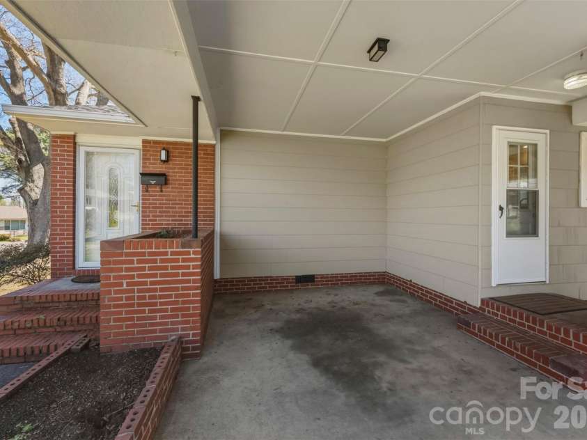 1213 Park Drive, Gastonia, NC 28054.  MLS# CAR4359595, YatesRealty ID 4994. 