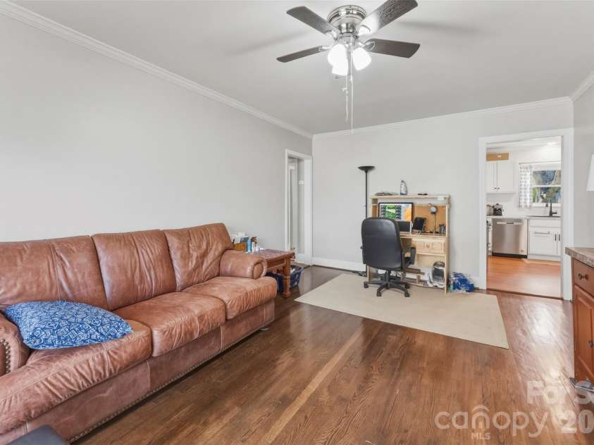 1213 Park Drive, Gastonia, NC 28054.  MLS# CAR4359595, YatesRealty ID 4994. 