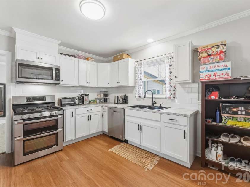 1213 Park Drive, Gastonia, NC 28054.  MLS# CAR4359595, YatesRealty ID 4994. 