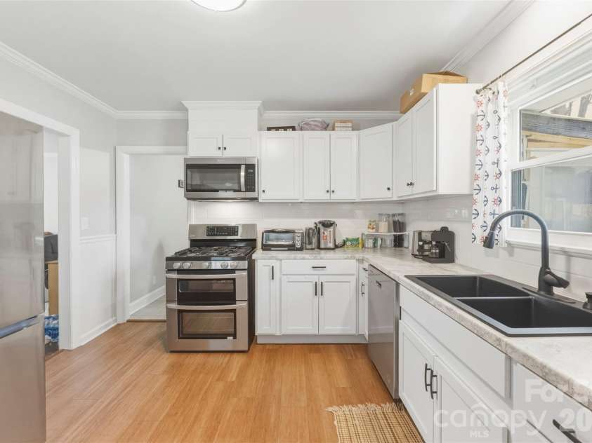 1213 Park Drive, Gastonia, NC 28054.  MLS# CAR4359595, YatesRealty ID 4994. 