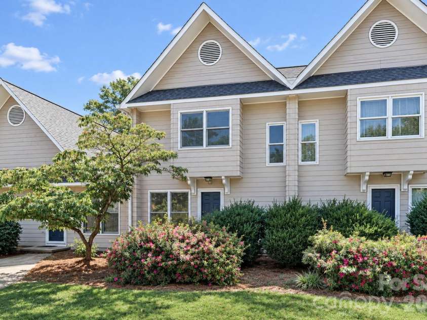205 Academy Street, Mooresville, NC 28115.  MLS# CAR4422871, YatesRealty ID 49941. 