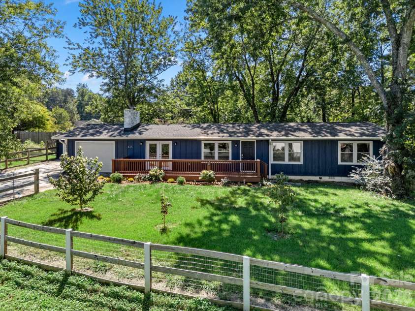 435 Thermal View Drive, Tryon, NC 28782.  MLS# CAR4423024, YatesRealty ID 49944. 