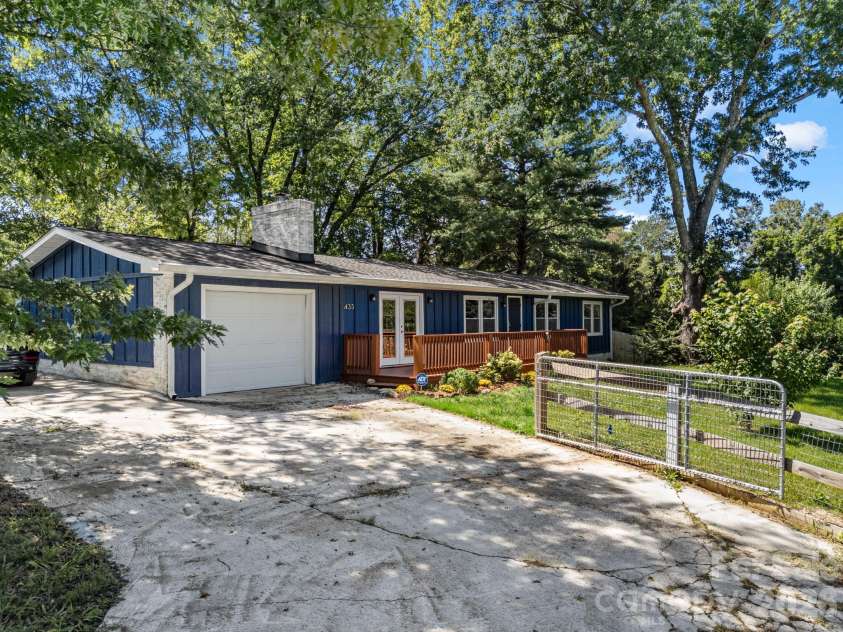435 Thermal View Drive, Tryon, NC 28782.  MLS# CAR4423024, YatesRealty ID 49944. 