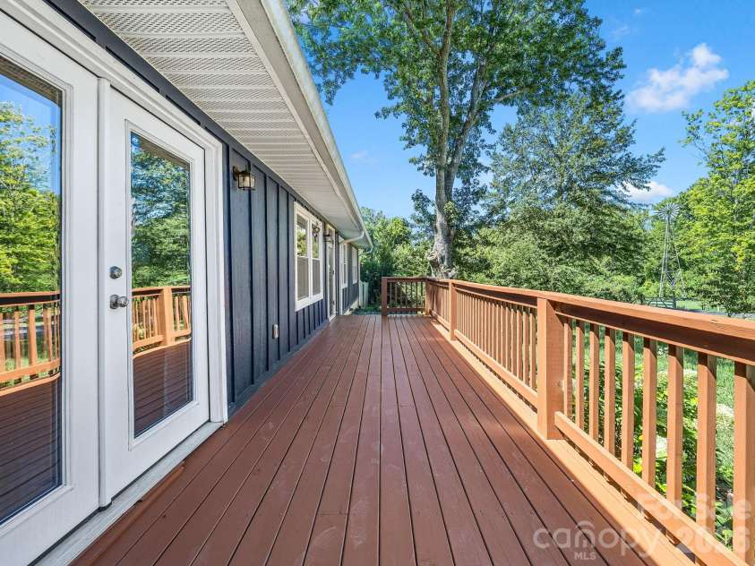 435 Thermal View Drive, Tryon, NC 28782.  MLS# CAR4423024, YatesRealty ID 49944. 