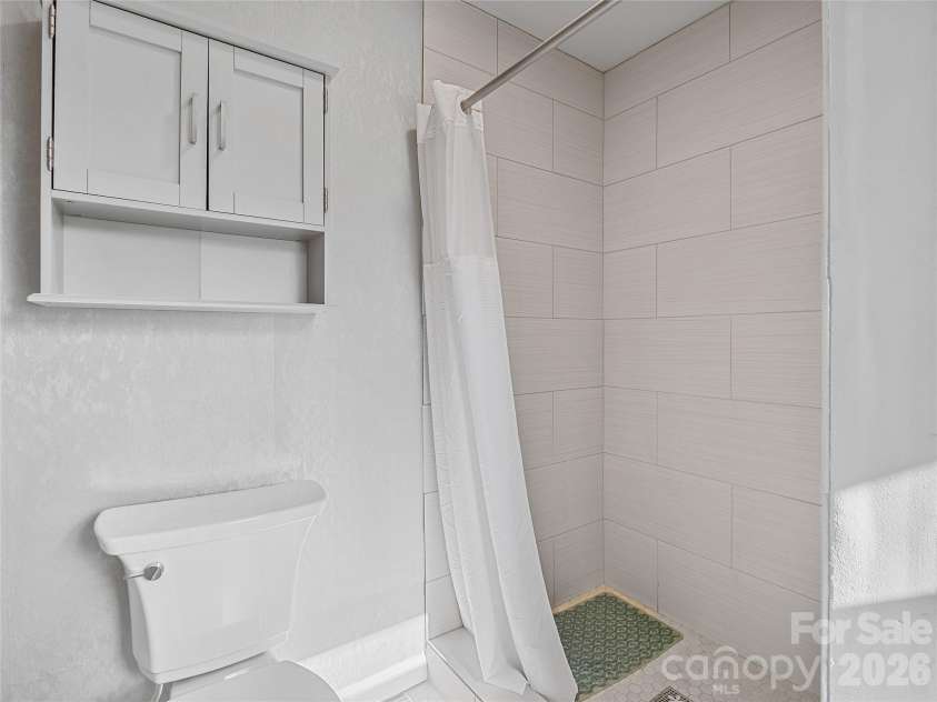 435 Thermal View Drive, Tryon, NC 28782.  MLS# CAR4423024, YatesRealty ID 49944. 