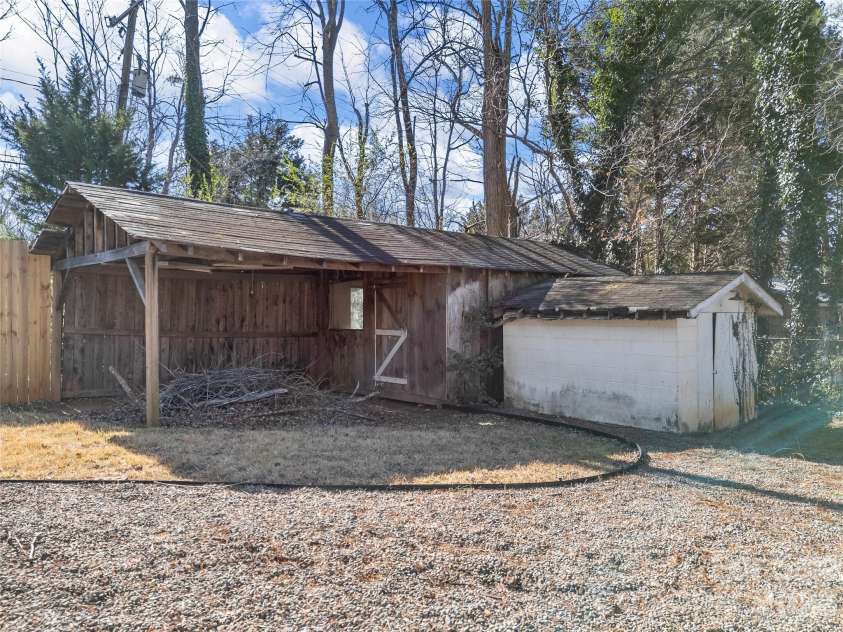 435 Thermal View Drive, Tryon, NC 28782.  MLS# CAR4423024, YatesRealty ID 49944. 