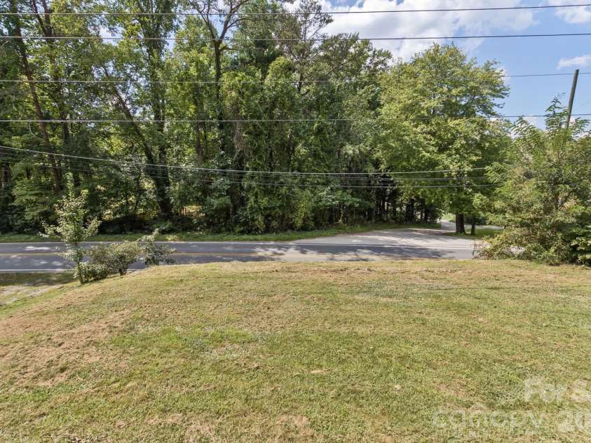 379 Bee Tree Road, Swannanoa, NC 28778.  MLS# CAR4374785, YatesRealty ID 49946. 