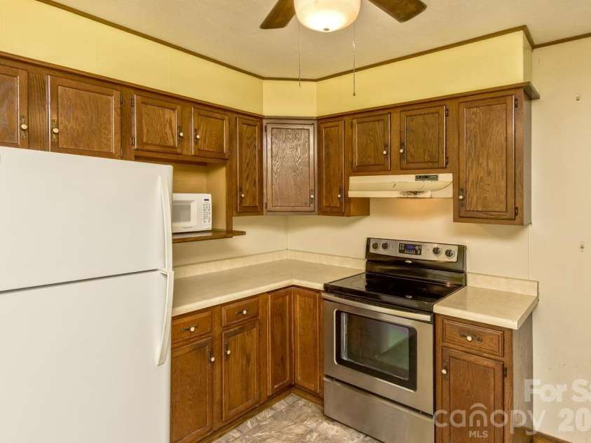 379 Bee Tree Road, Swannanoa, NC 28778.  MLS# CAR4374785, YatesRealty ID 49946. 