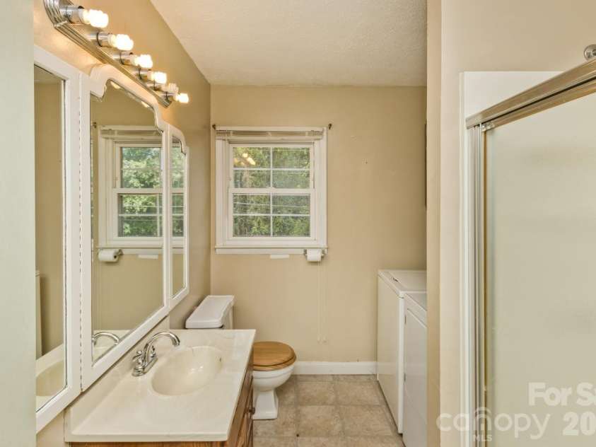 379 Bee Tree Road, Swannanoa, NC 28778.  MLS# CAR4374785, YatesRealty ID 49946. 