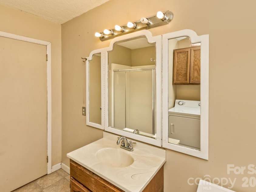 379 Bee Tree Road, Swannanoa, NC 28778.  MLS# CAR4374785, YatesRealty ID 49946. 