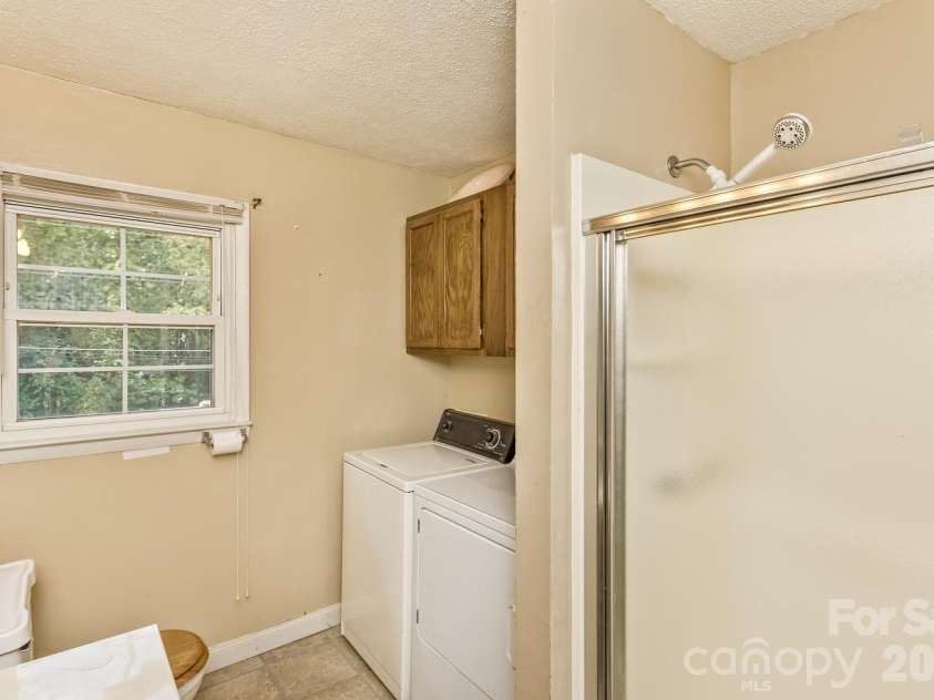 379 Bee Tree Road, Swannanoa, NC 28778.  MLS# CAR4374785, YatesRealty ID 49946. 
