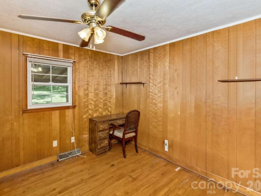 379 Bee Tree Road, Swannanoa, NC 28778.  MLS# CAR4374785, YatesRealty ID 49946. 