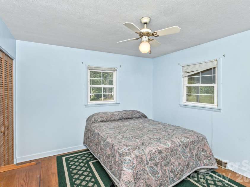 379 Bee Tree Road, Swannanoa, NC 28778.  MLS# CAR4374785, YatesRealty ID 49946. 