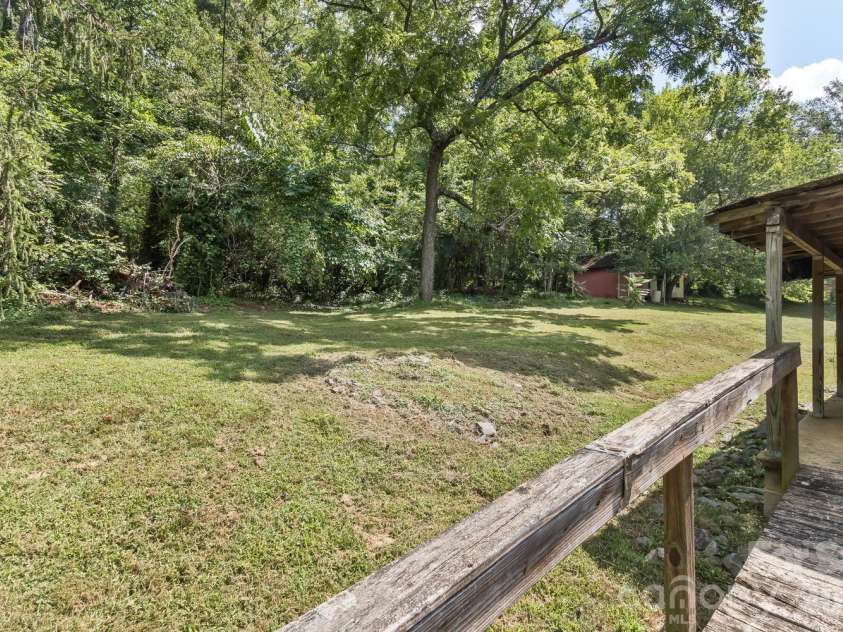 379 Bee Tree Road, Swannanoa, NC 28778.  MLS# CAR4374785, YatesRealty ID 49946. 