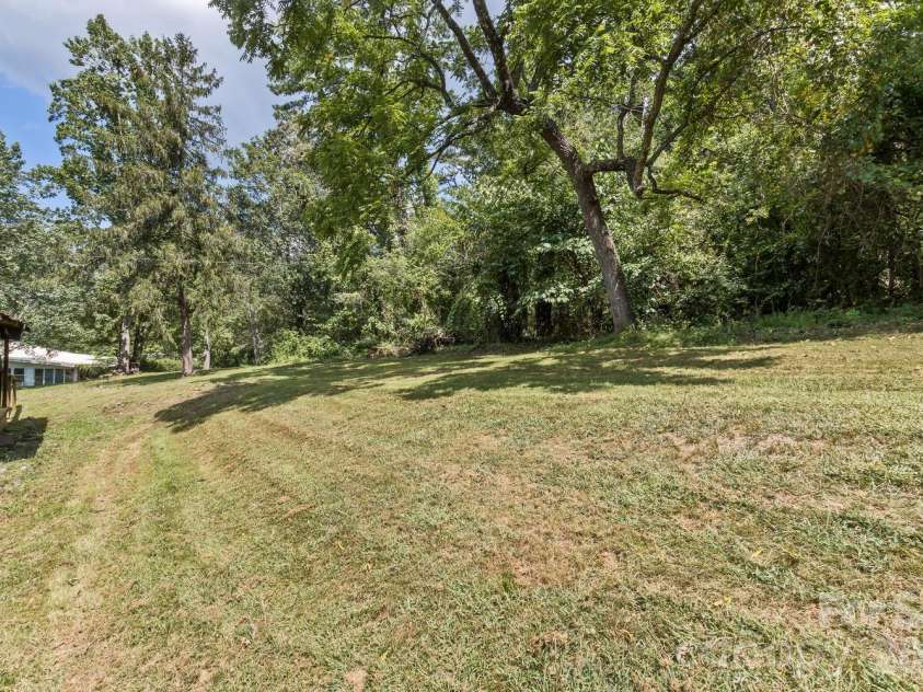 379 Bee Tree Road, Swannanoa, NC 28778.  MLS# CAR4374785, YatesRealty ID 49946. 