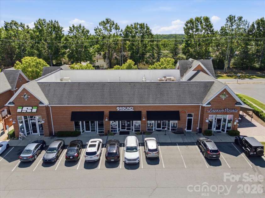 9533 Longstone Lane, Charlotte, NC 28277.  MLS# CAR4423027, YatesRealty ID 49947. Shoppes at Cedar Walk