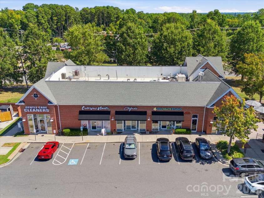 9533 Longstone Lane, Charlotte, NC 28277.  MLS# CAR4423027, YatesRealty ID 49947. Shoppes at Cedar Walk