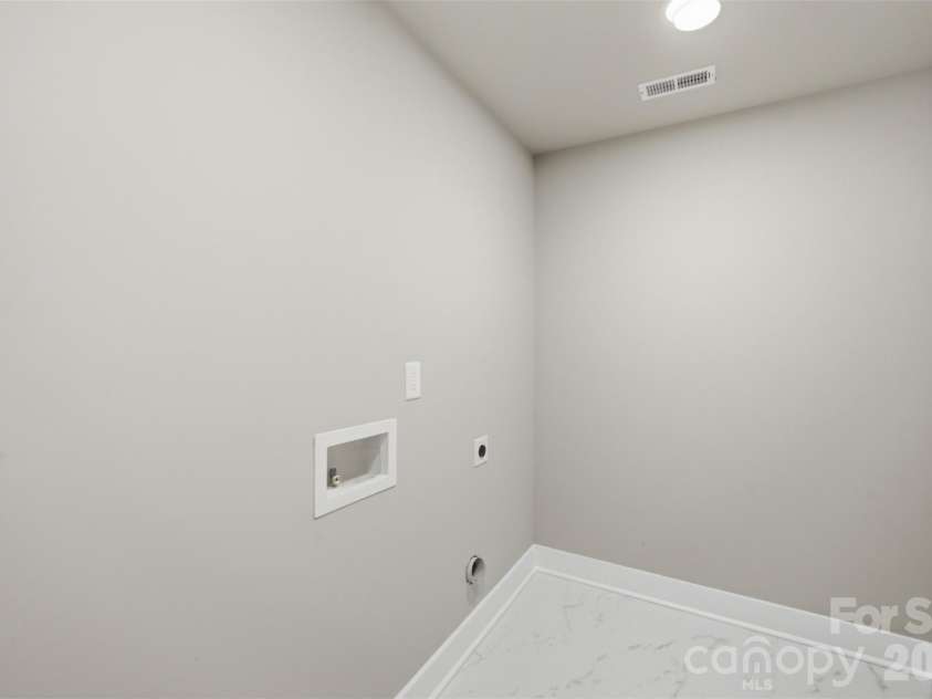 511 Ligon Street, Shelby, NC 28150.  MLS# CAR4410205, YatesRealty ID 49948. Laundry room