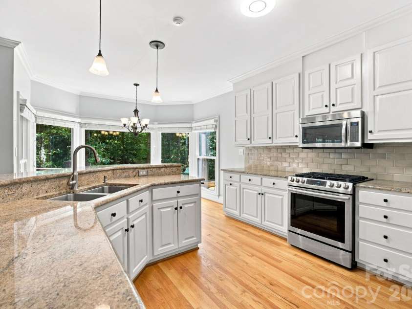 3726 Ashford Leigh Court, Charlotte, NC 28269.  MLS# CAR4421303, YatesRealty ID 49949. 