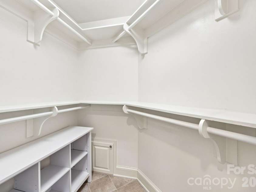 3726 Ashford Leigh Court, Charlotte, NC 28269.  MLS# CAR4421303, YatesRealty ID 49949. 