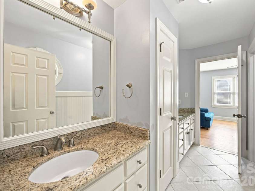 3726 Ashford Leigh Court, Charlotte, NC 28269.  MLS# CAR4421303, YatesRealty ID 49949. 