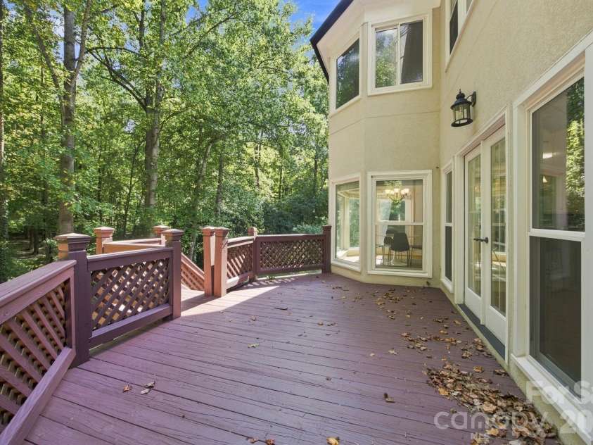 3726 Ashford Leigh Court, Charlotte, NC 28269.  MLS# CAR4421303, YatesRealty ID 49949. 