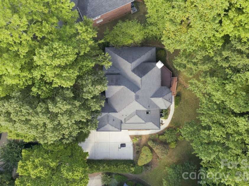 3726 Ashford Leigh Court, Charlotte, NC 28269.  MLS# CAR4421303, YatesRealty ID 49949. 