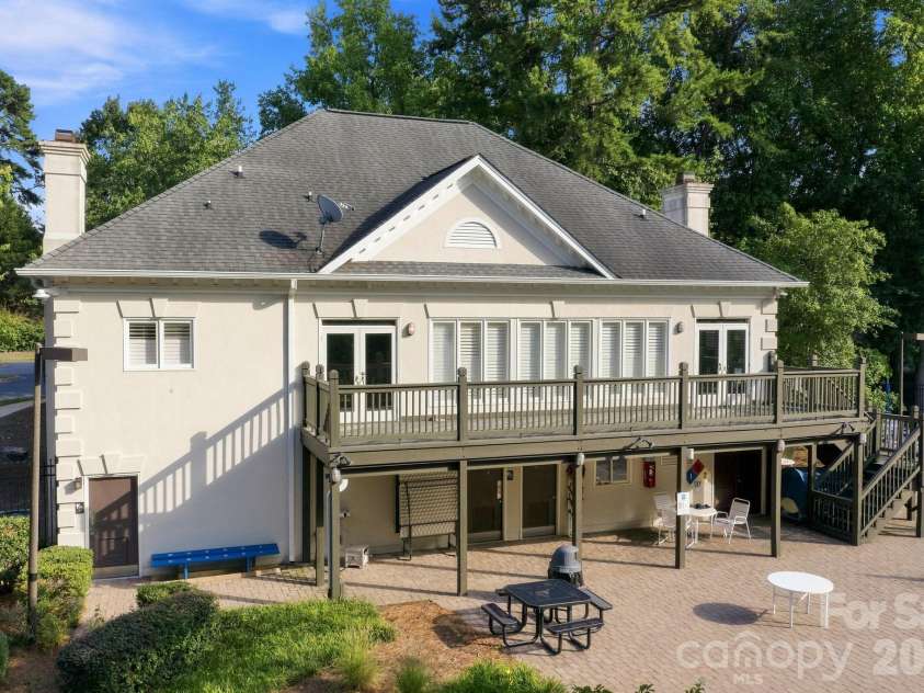 3726 Ashford Leigh Court, Charlotte, NC 28269.  MLS# CAR4421303, YatesRealty ID 49949. 