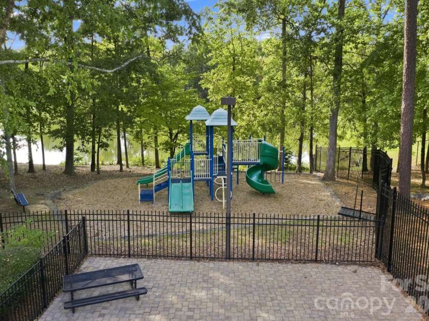 3726 Ashford Leigh Court, Charlotte, NC 28269.  MLS# CAR4421303, YatesRealty ID 49949. 