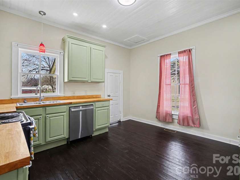 501 Lafayette Street, Salisbury, NC 28144.  MLS# CAR4359904, YatesRealty ID 4995. 