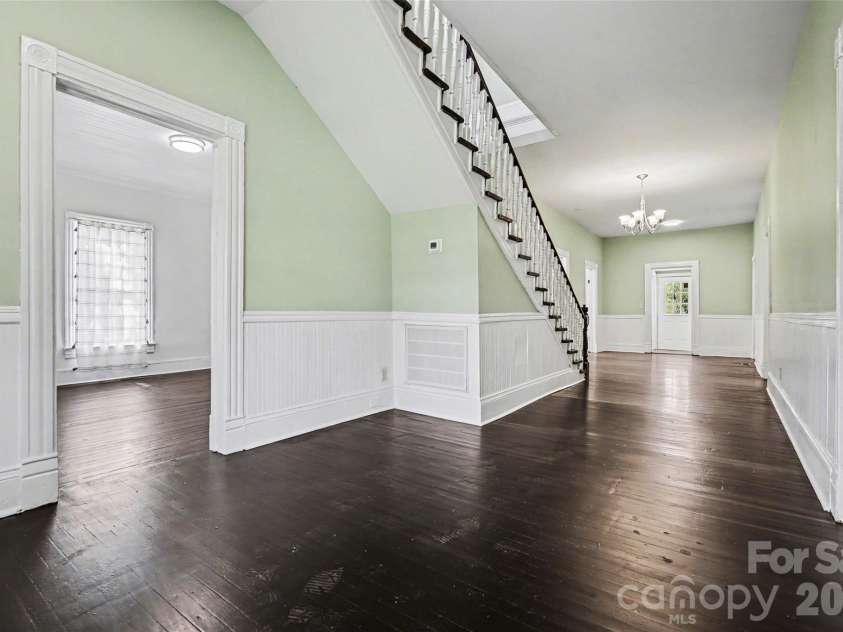 501 Lafayette Street, Salisbury, NC 28144.  MLS# CAR4359904, YatesRealty ID 4995. Foyer