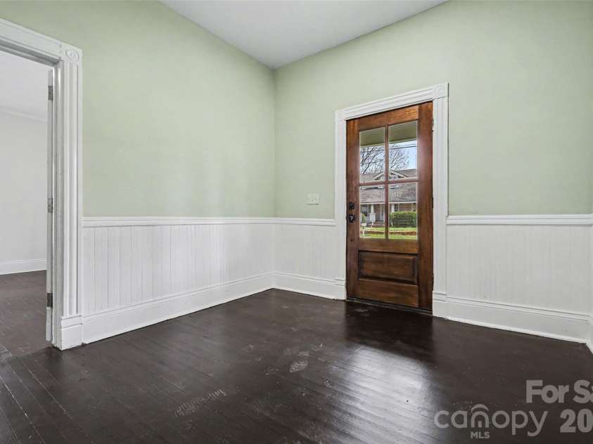 501 Lafayette Street, Salisbury, NC 28144.  MLS# CAR4359904, YatesRealty ID 4995. Foyer