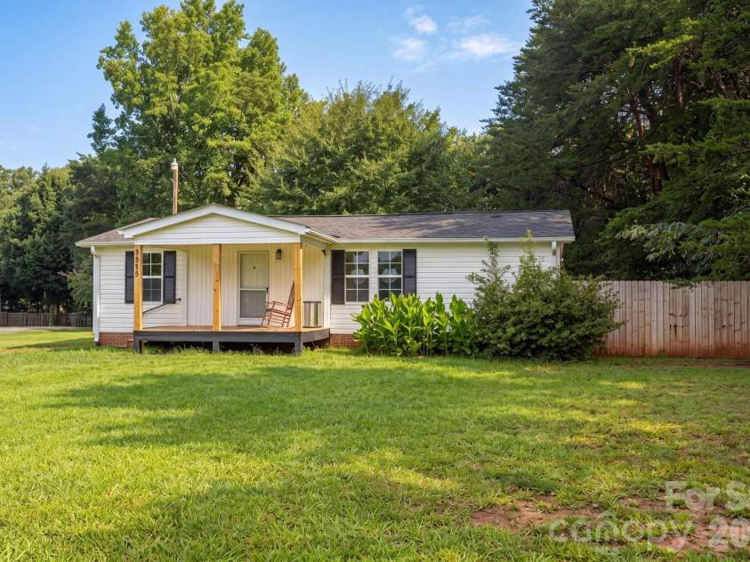 3515 Jeanette Drive, Iron Station, NC 28080.  MLS# CAR4420085, YatesRealty ID 49950. 
