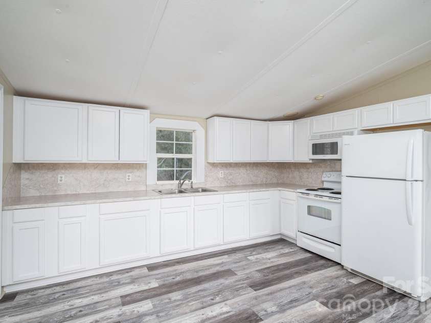 3515 Jeanette Drive, Iron Station, NC 28080.  MLS# CAR4420085, YatesRealty ID 49950. 