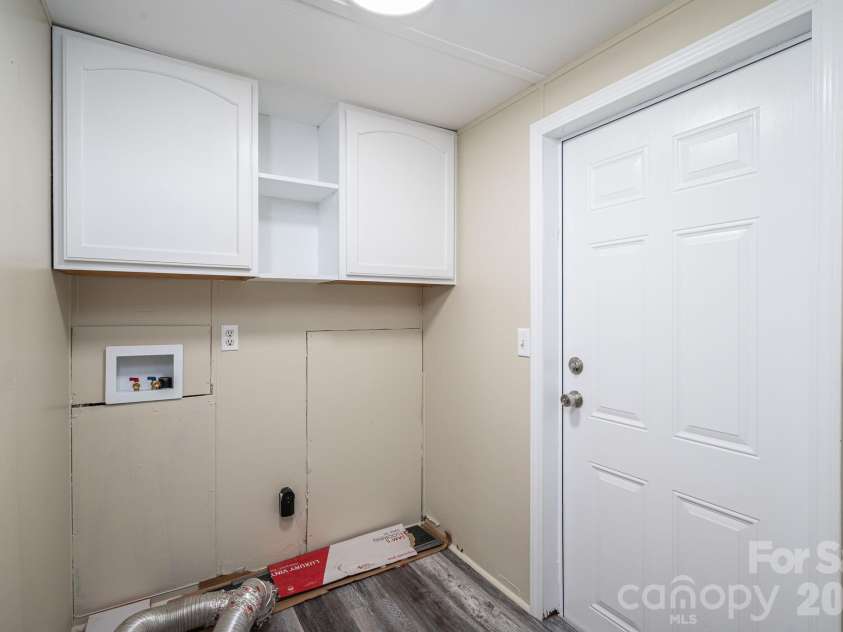 3515 Jeanette Drive, Iron Station, NC 28080.  MLS# CAR4420085, YatesRealty ID 49950. 