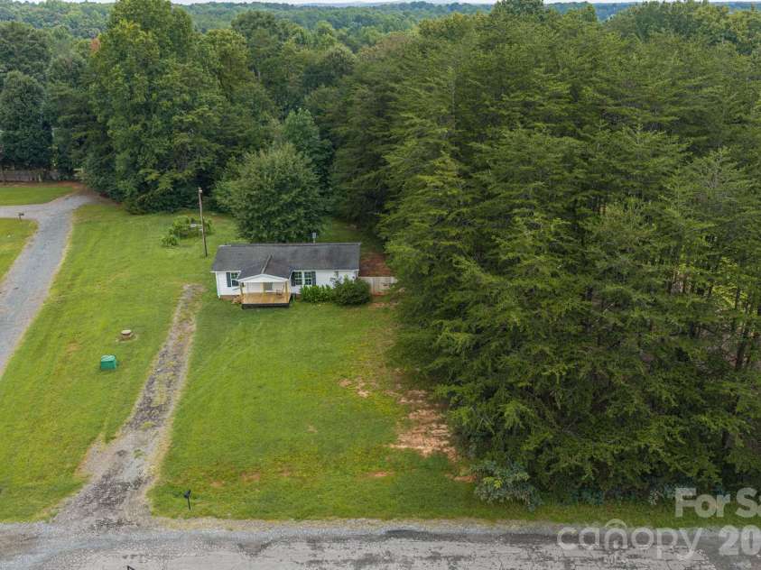 3515 Jeanette Drive, Iron Station, NC 28080.  MLS# CAR4420085, YatesRealty ID 49950. 