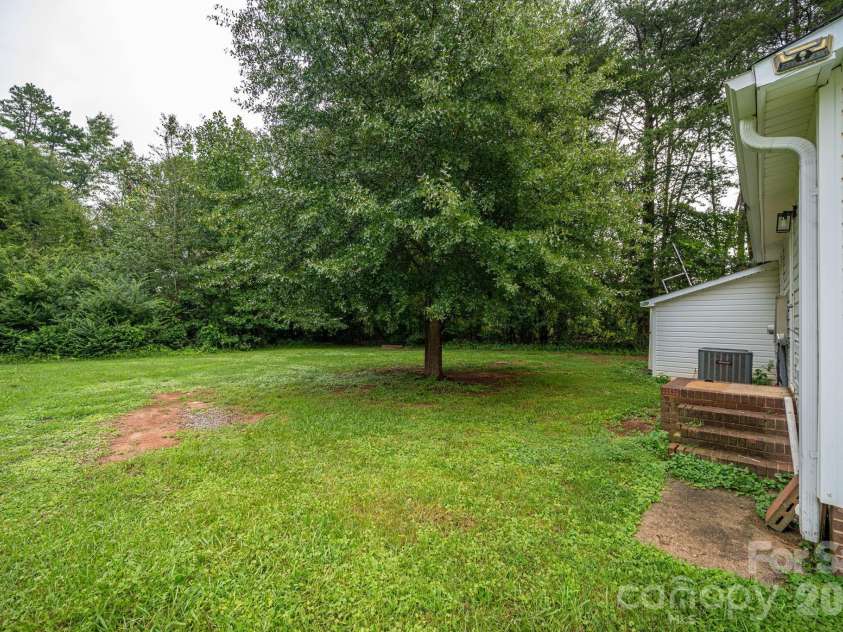 3515 Jeanette Drive, Iron Station, NC 28080.  MLS# CAR4420085, YatesRealty ID 49950. 