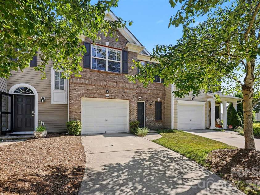 9610 Walkers Glen Drive, Concord, NC 28027.  MLS# CAR4422715, YatesRealty ID 49954. 