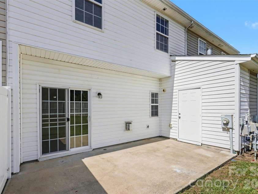 9610 Walkers Glen Drive, Concord, NC 28027.  MLS# CAR4422715, YatesRealty ID 49954. 