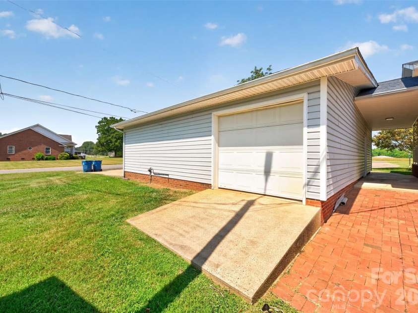 2639 Mount Olive Church Road, Newton, NC 28658.  MLS# CAR4420840, YatesRealty ID 49956. 