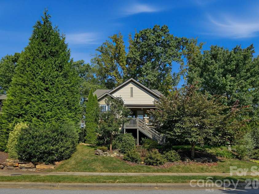 323 Fennel Dun Circle, Biltmore Lake, NC 28715.  MLS# CAR4421442, YatesRealty ID 49958. 
