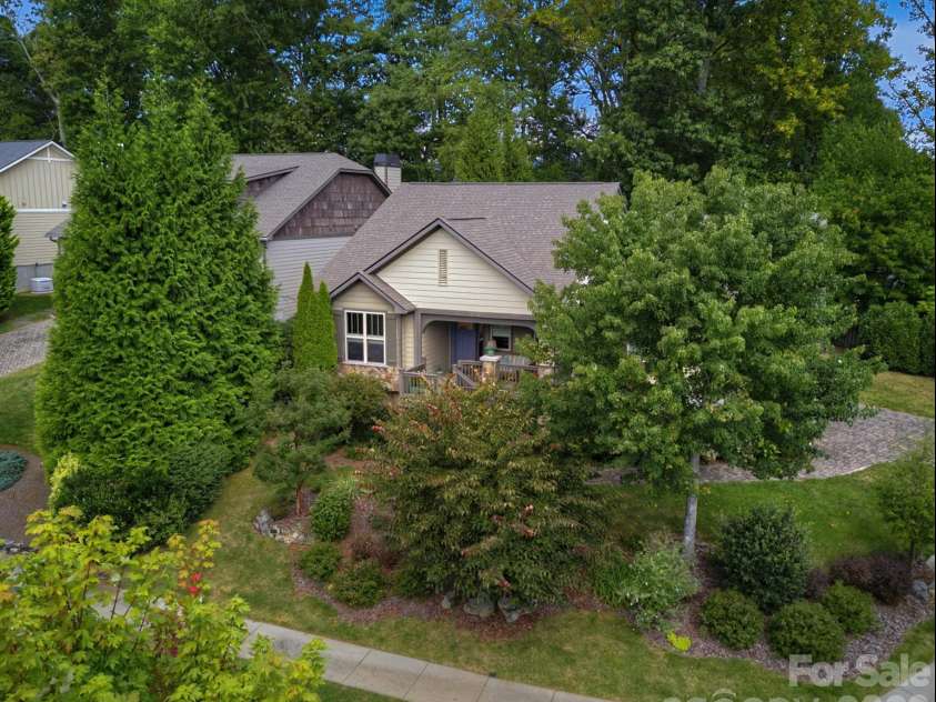 323 Fennel Dun Circle, Biltmore Lake, NC 28715.  MLS# CAR4421442, YatesRealty ID 49958. 
