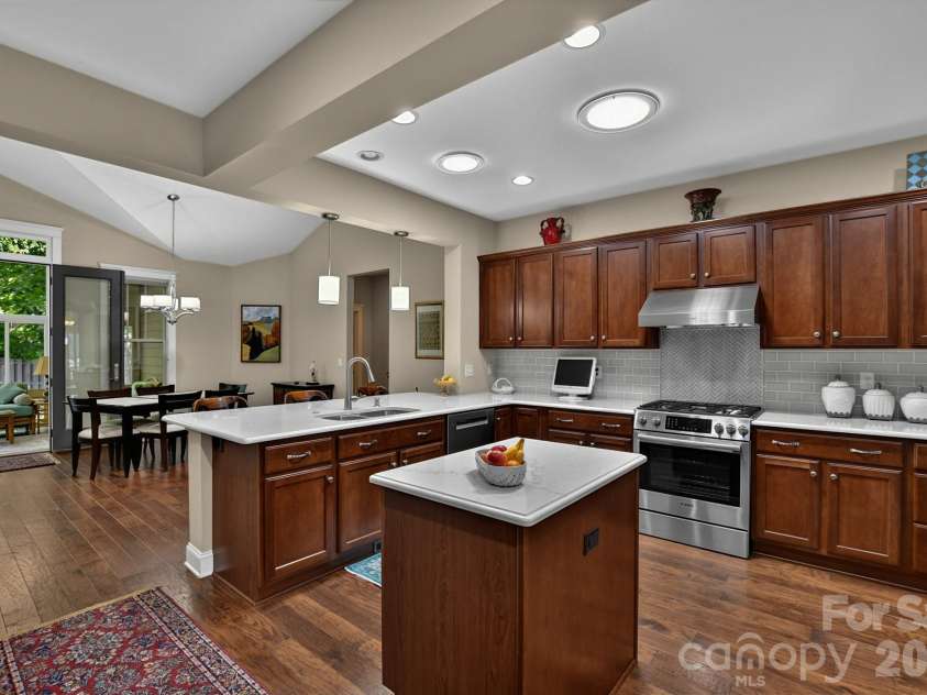 323 Fennel Dun Circle, Biltmore Lake, NC 28715.  MLS# CAR4421442, YatesRealty ID 49958. 