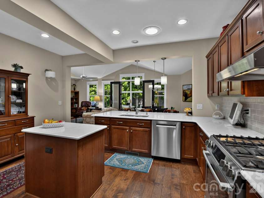 323 Fennel Dun Circle, Biltmore Lake, NC 28715.  MLS# CAR4421442, YatesRealty ID 49958. 