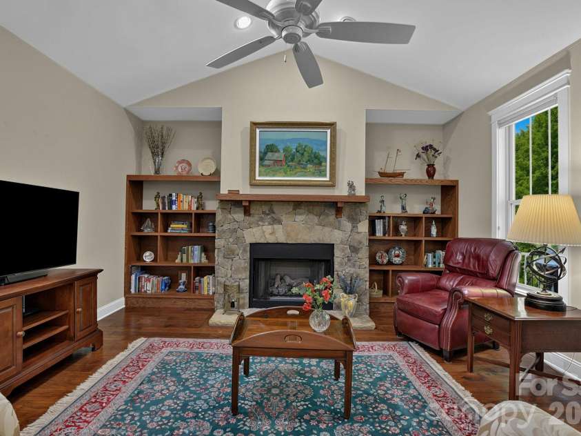 323 Fennel Dun Circle, Biltmore Lake, NC 28715.  MLS# CAR4421442, YatesRealty ID 49958. 