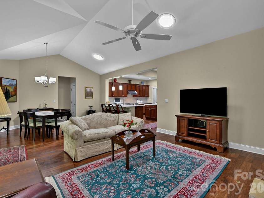 323 Fennel Dun Circle, Biltmore Lake, NC 28715.  MLS# CAR4421442, YatesRealty ID 49958. 