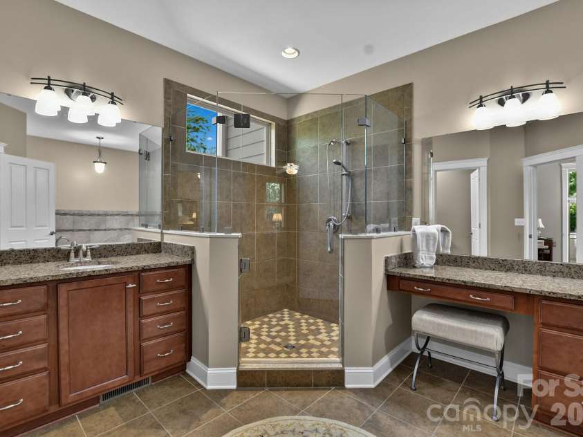 323 Fennel Dun Circle, Biltmore Lake, NC 28715.  MLS# CAR4421442, YatesRealty ID 49958. 
